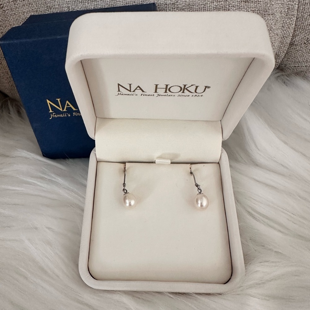 Na Hoku Silver Fresh Water Pearl Earrings